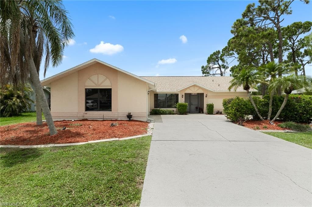 9366 Pineapple RD, FORT MYERS FL 33967-4