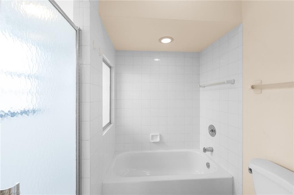 9366 Pineapple RD, FORT MYERS FL 33967-18