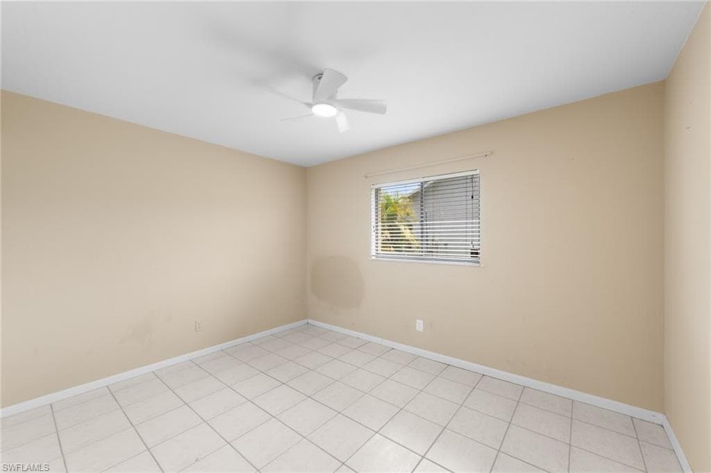 9366 Pineapple RD, FORT MYERS FL 33967-30