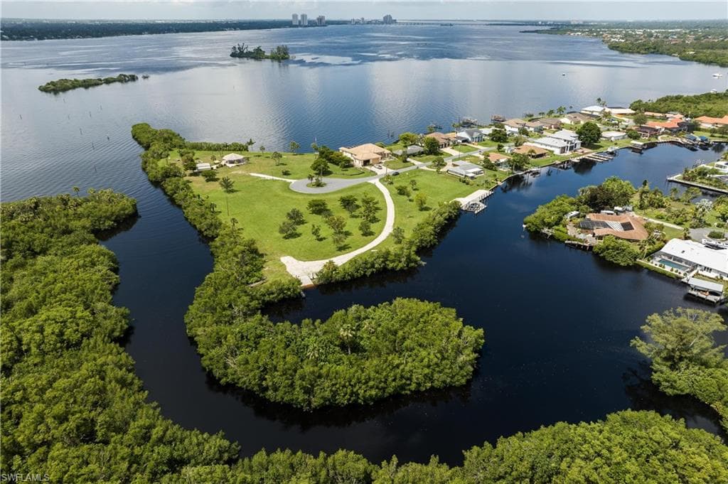 1720 Cascade WAY, NORTH FORT MYERS FL 33917-33
