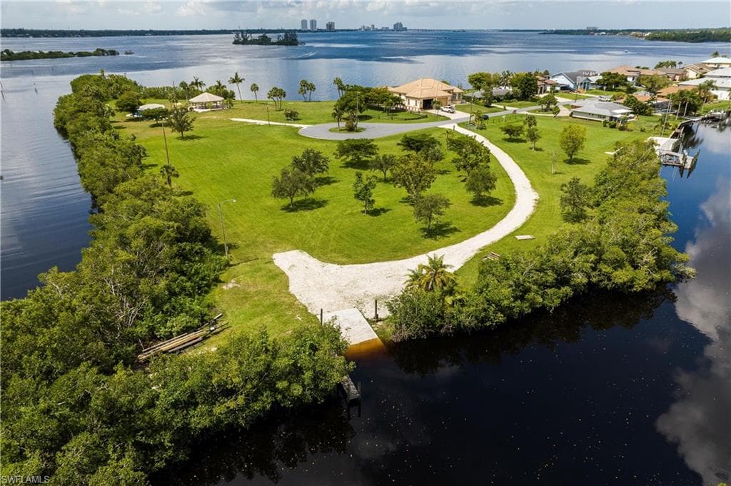 1720 Cascade WAY, NORTH FORT MYERS FL 33917-34