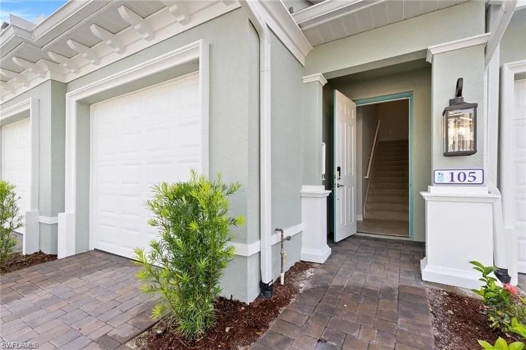 2318 Sawyers Hill RD # 105, NAPLES FL 34120-1