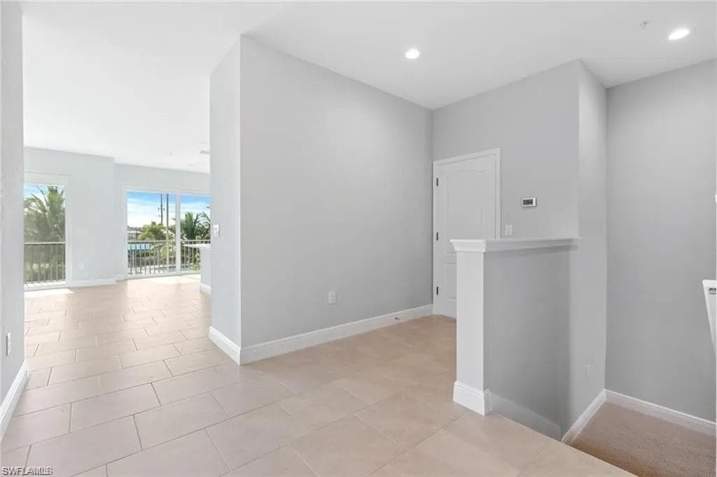 2318 Sawyers Hill RD # 105, NAPLES FL 34120-5