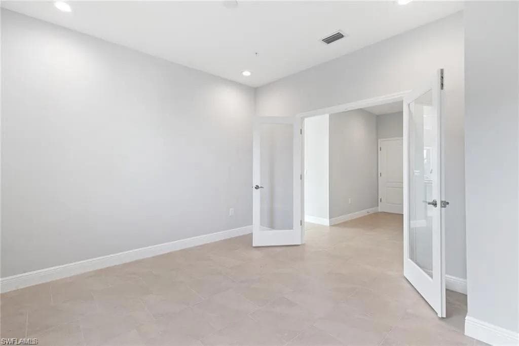 2318 Sawyers Hill RD # 105, NAPLES FL 34120-12