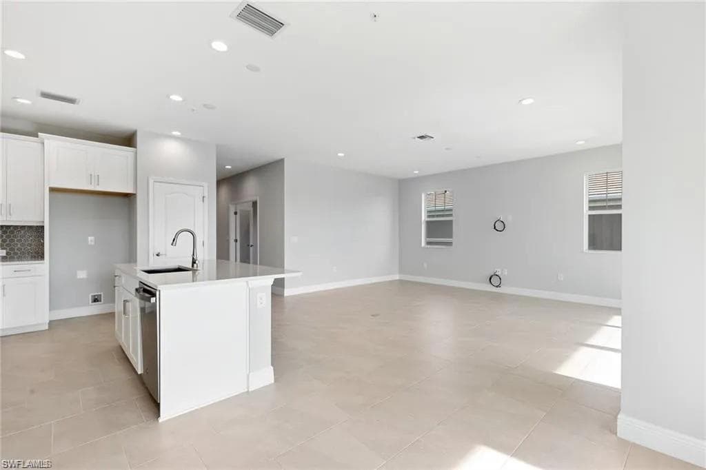 2318 Sawyers Hill RD # 105, NAPLES FL 34120-15