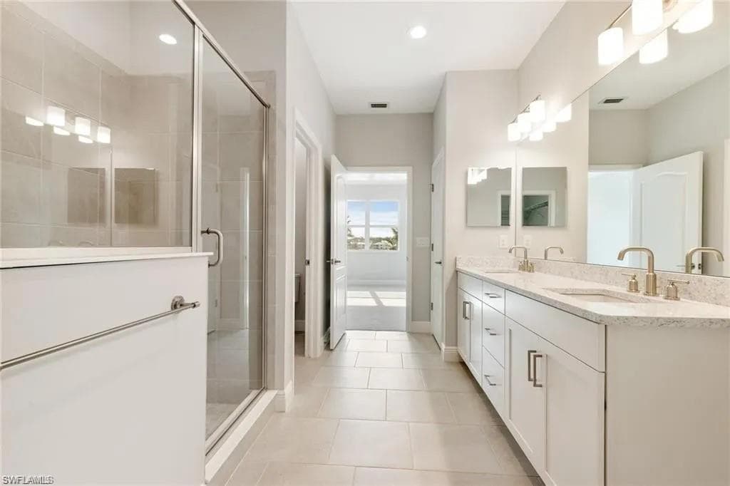 2318 Sawyers Hill RD # 105, NAPLES FL 34120-19