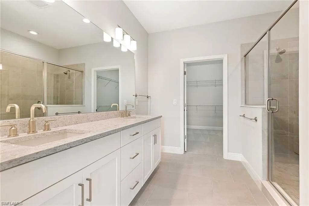 2318 Sawyers Hill RD # 105, NAPLES FL 34120-17