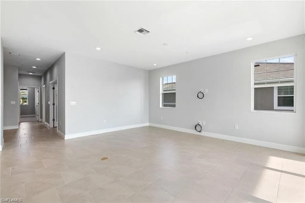 2318 Sawyers Hill RD # 105, NAPLES FL 34120-14