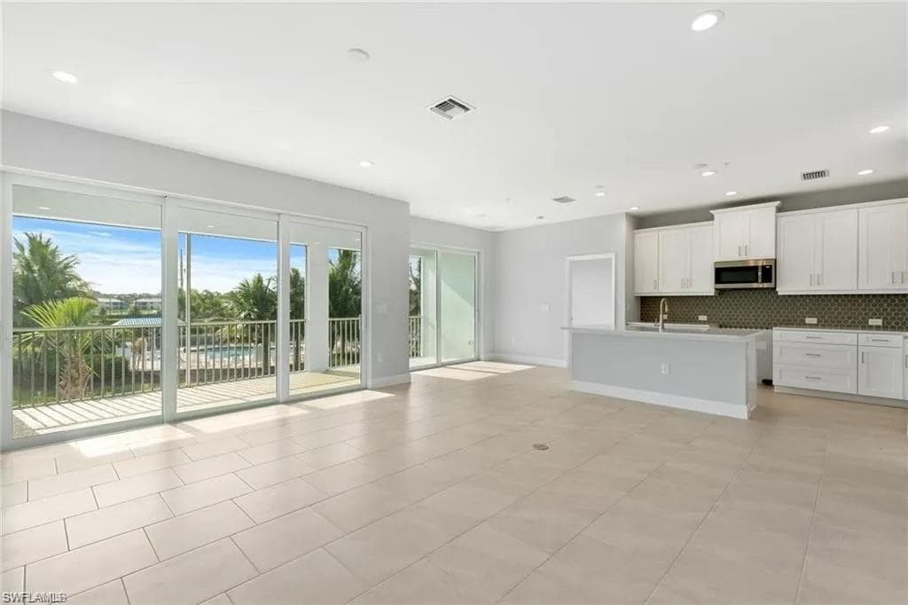 2318 Sawyers Hill RD # 105, NAPLES FL 34120-3