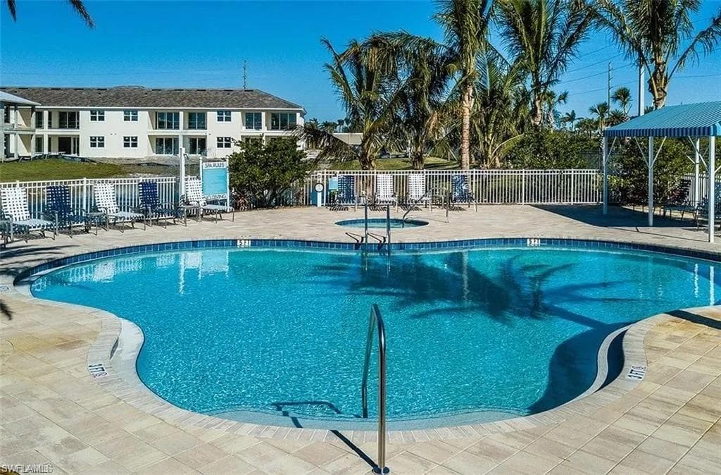 2318 Sawyers Hill RD # 105, NAPLES FL 34120-24