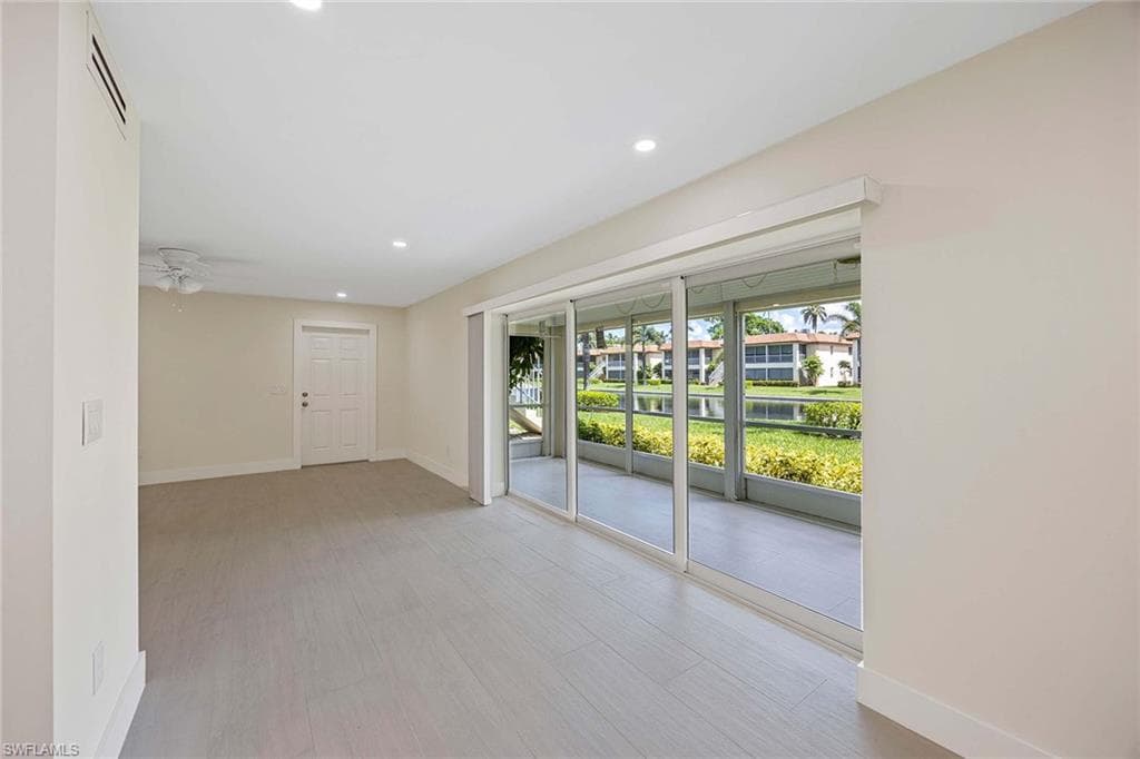 1155 Sandpiper ST # F7, NAPLES FL 34102-12