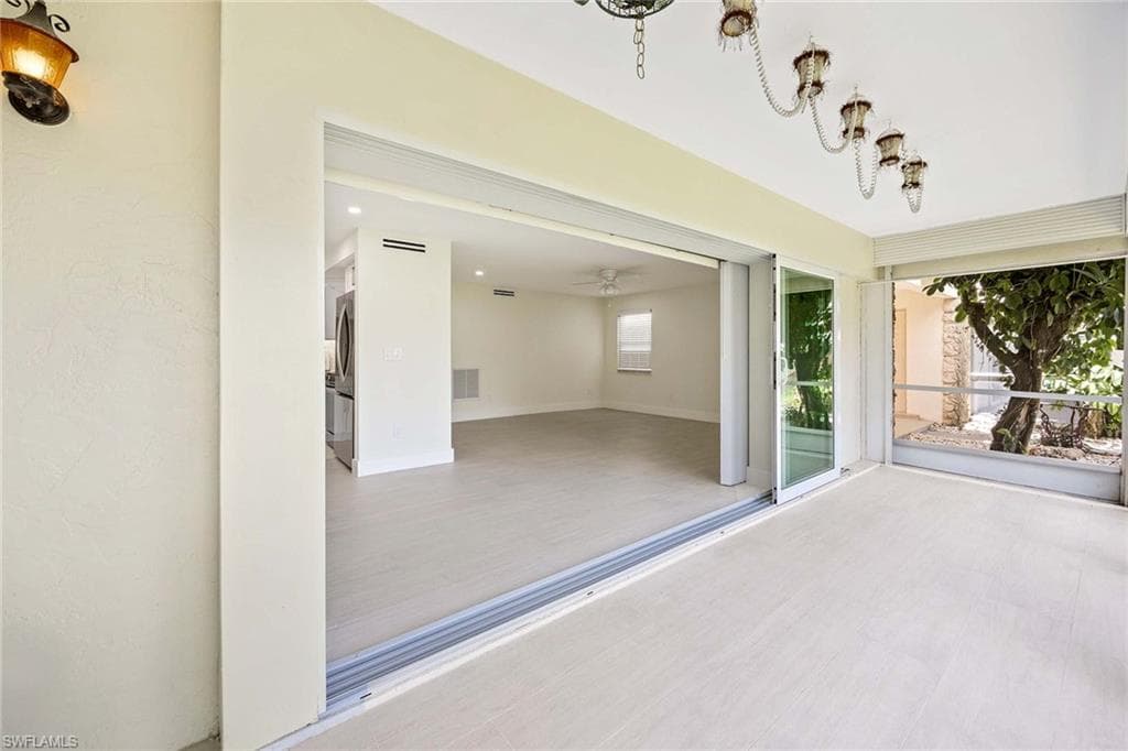 1155 Sandpiper ST # F7, NAPLES FL 34102-18