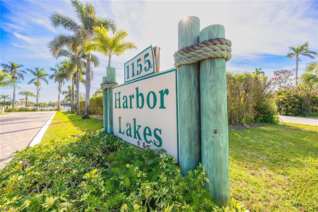 1155 Sandpiper ST # F7, NAPLES FL 34102-28