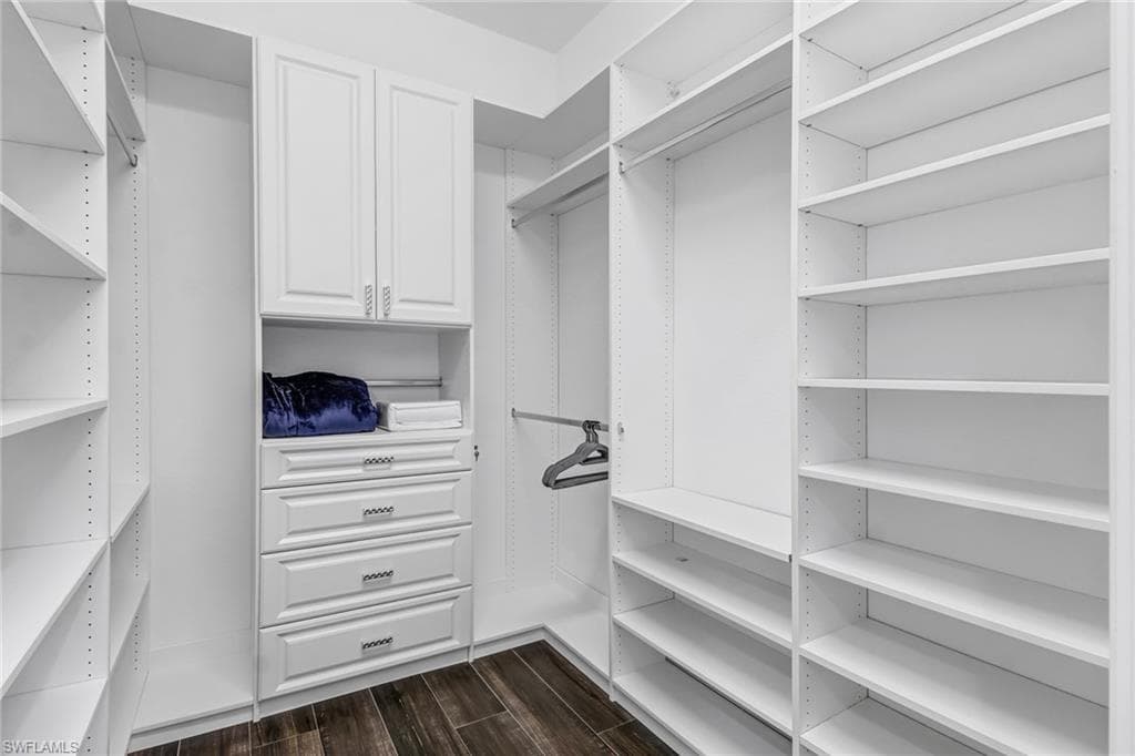 9264 Glenforest DR, NAPLES FL 34120-22