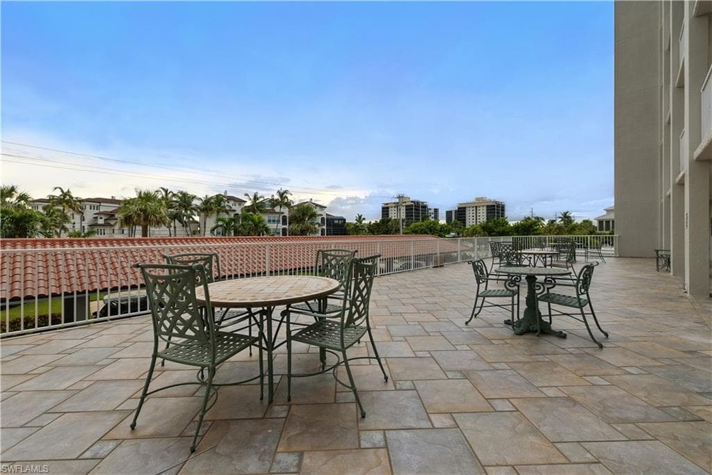 26000 Hickory BLVD # 204, BONITA SPRINGS FL 34134-1