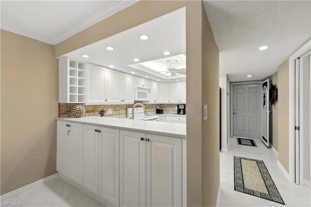 26000 Hickory BLVD # 204, BONITA SPRINGS FL 34134-5