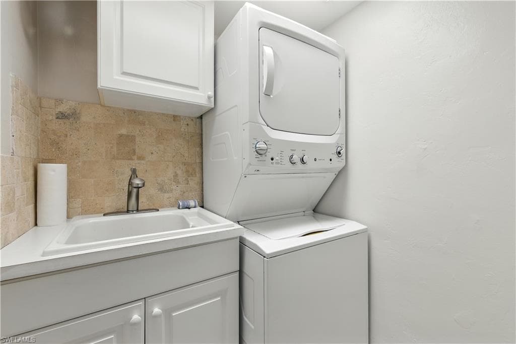 26000 Hickory BLVD # 204, BONITA SPRINGS FL 34134-25