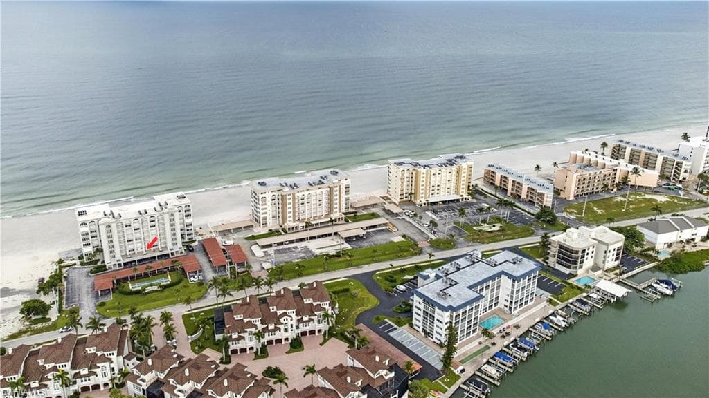 26000 Hickory BLVD # 204, BONITA SPRINGS FL 34134-31