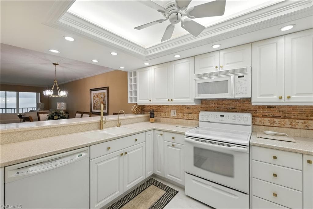 26000 Hickory BLVD # 204, BONITA SPRINGS FL 34134-4