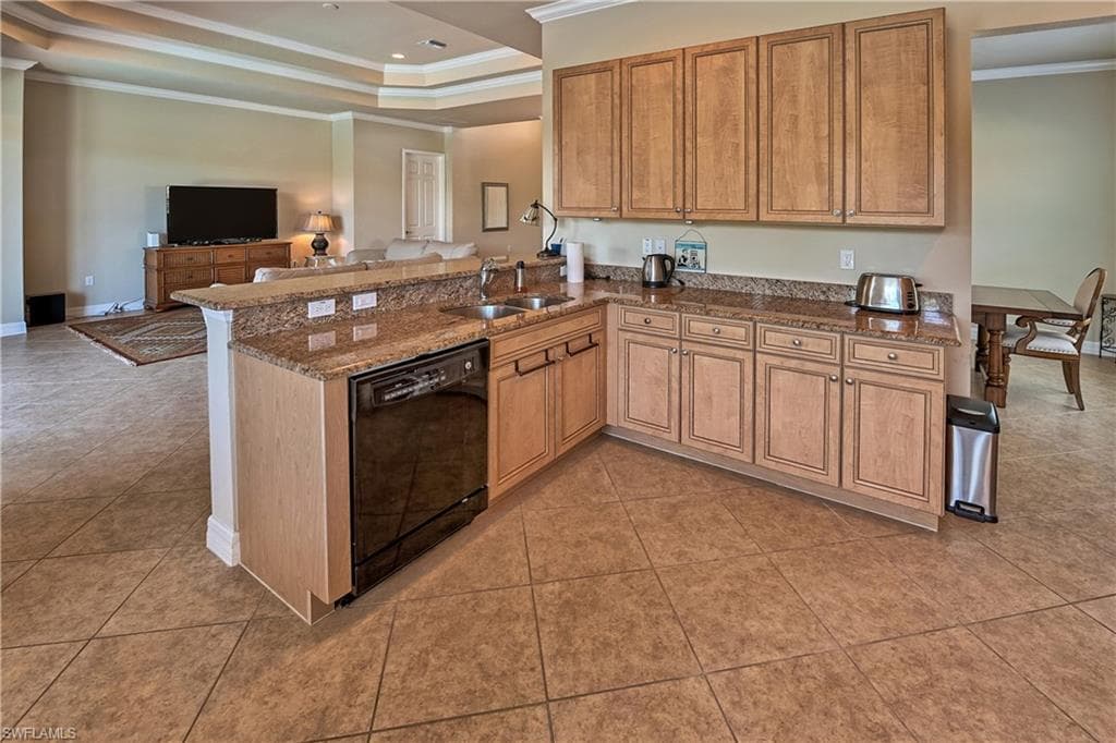 6623 Monterey PT, NAPLES FL 34105-6