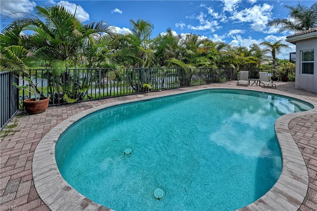 6623 Monterey PT, NAPLES FL 34105-23
