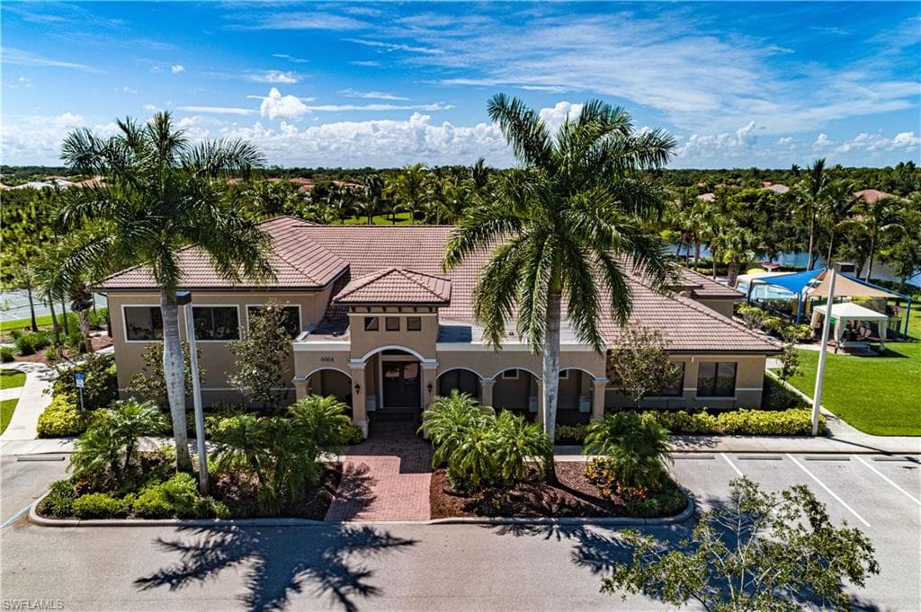 6623 Monterey PT, NAPLES FL 34105-28