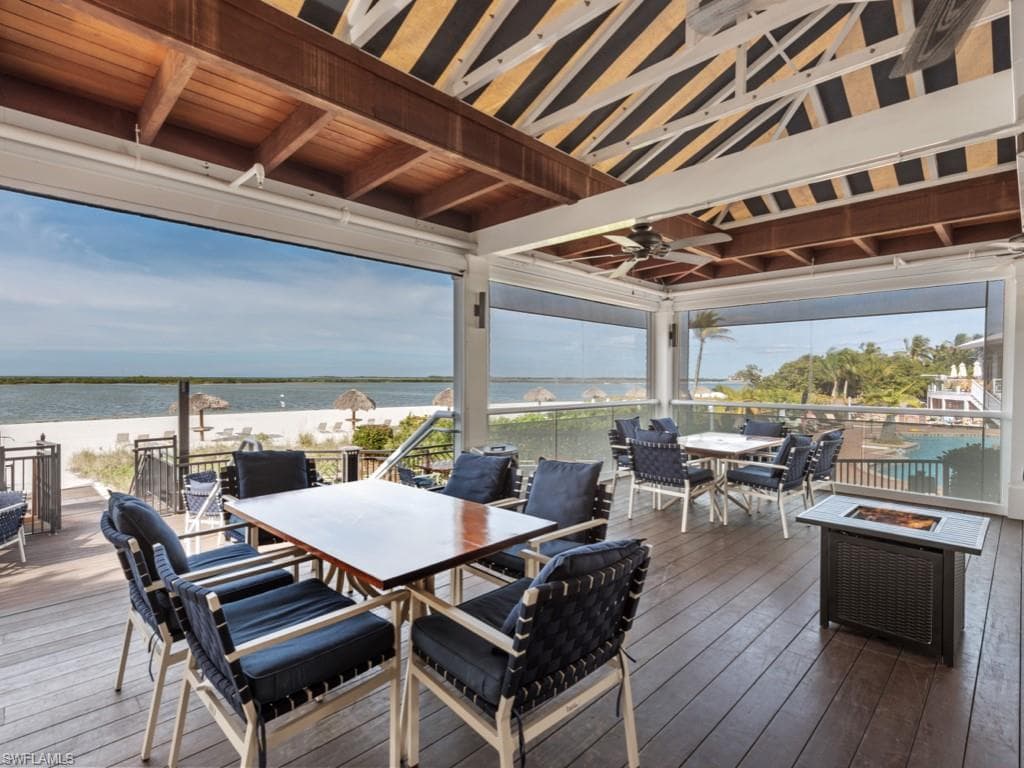 950 Sea Oats CT, MARCO ISLAND FL 34145-22