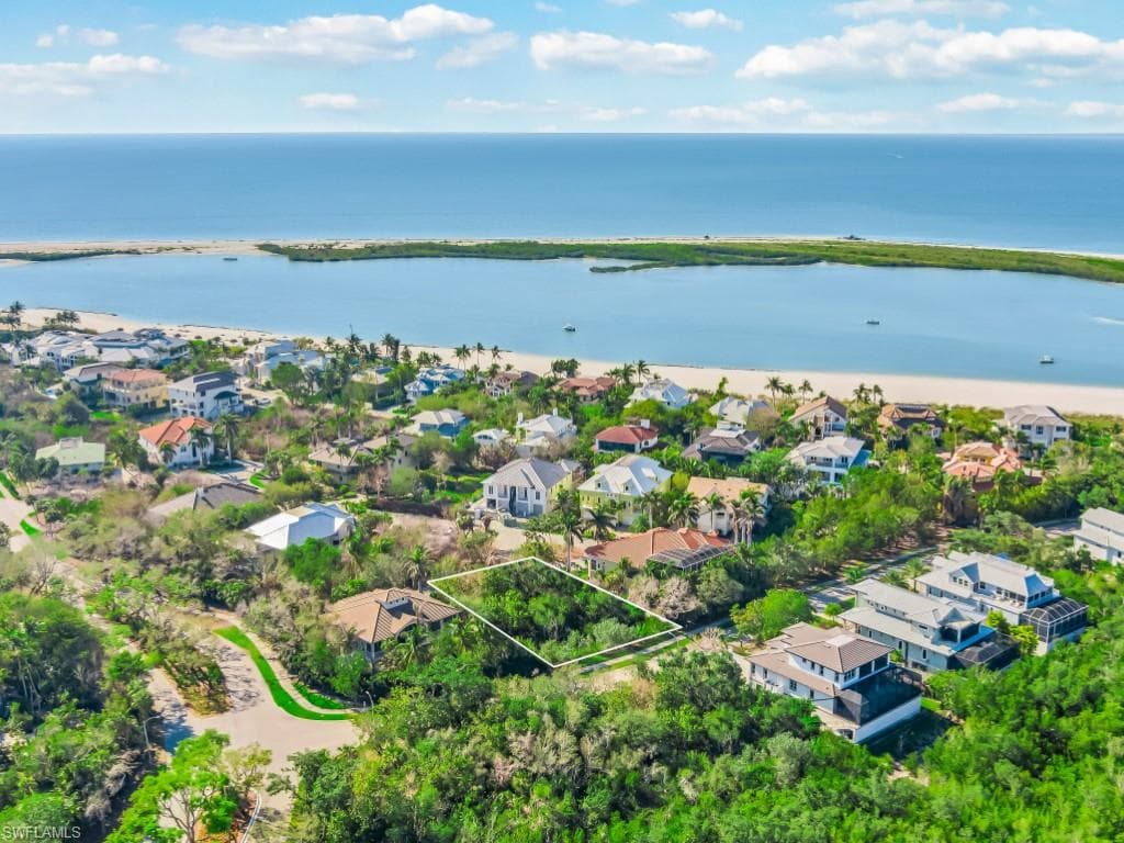 950 Sea Oats CT, MARCO ISLAND FL 34145-2