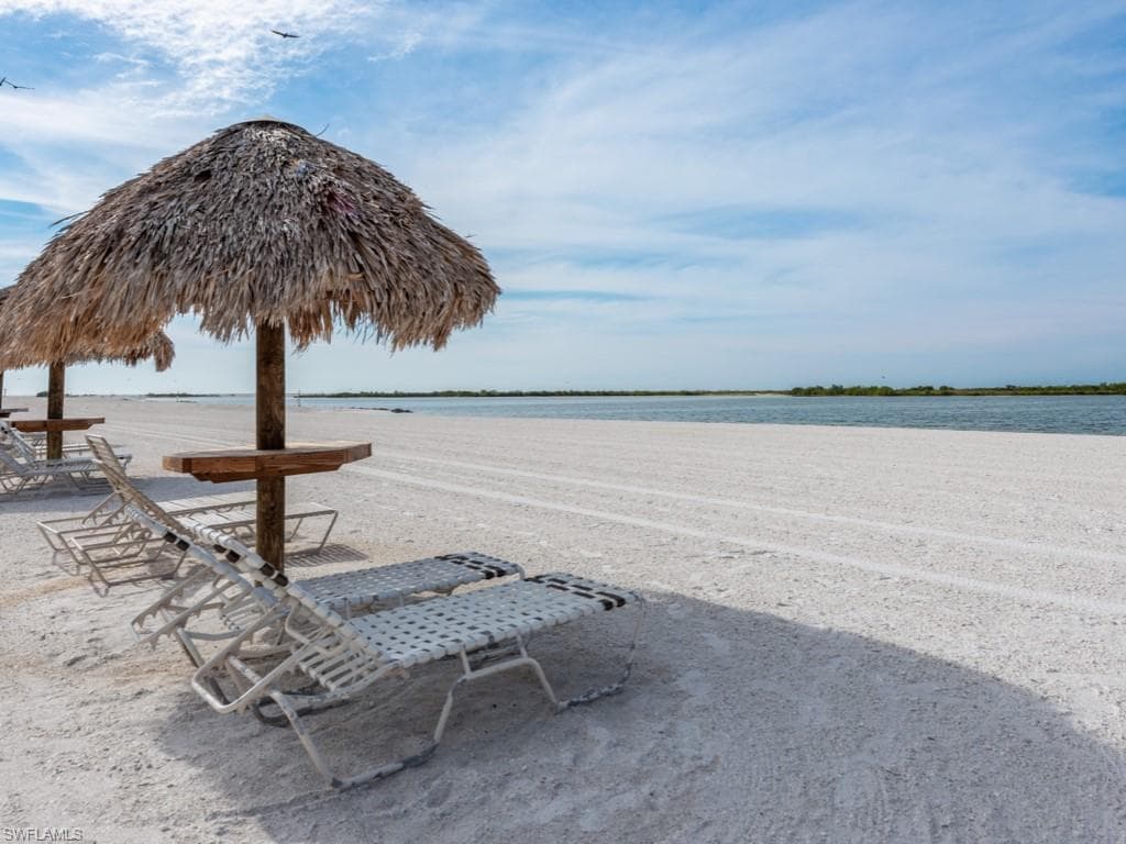 950 Sea Oats CT, MARCO ISLAND FL 34145-29