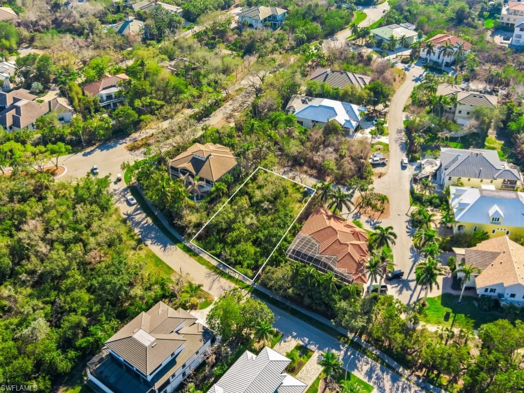 950 Sea Oats CT, MARCO ISLAND FL 34145-9