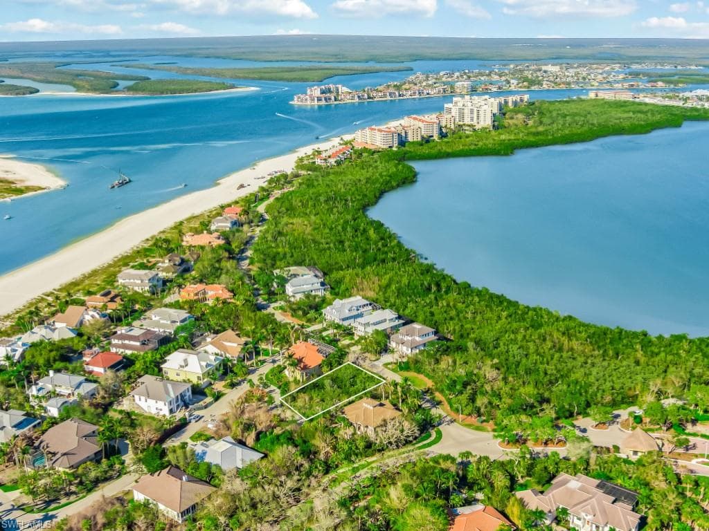 950 Sea Oats CT, MARCO ISLAND FL 34145-13