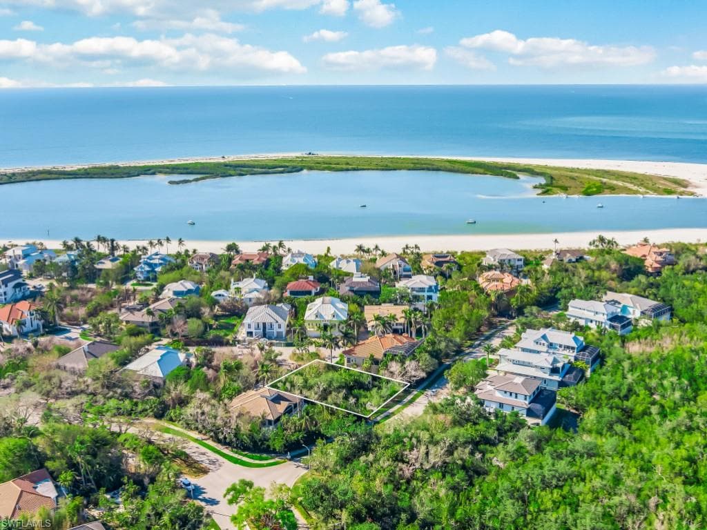 950 Sea Oats CT, MARCO ISLAND FL 34145-7