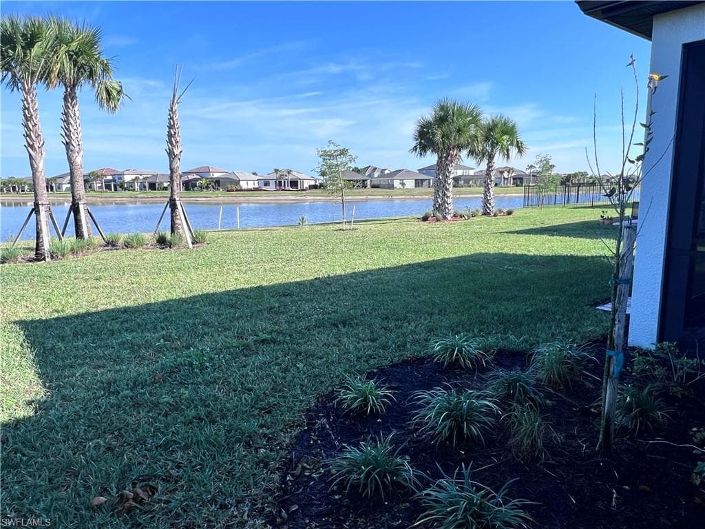 3700 Passion Vine DR, ALVA FL 33920-33