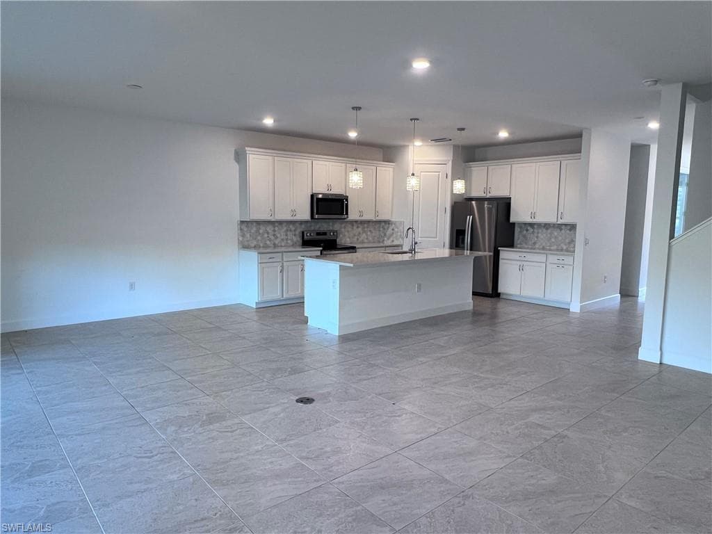 3700 Passion Vine DR, ALVA FL 33920-20