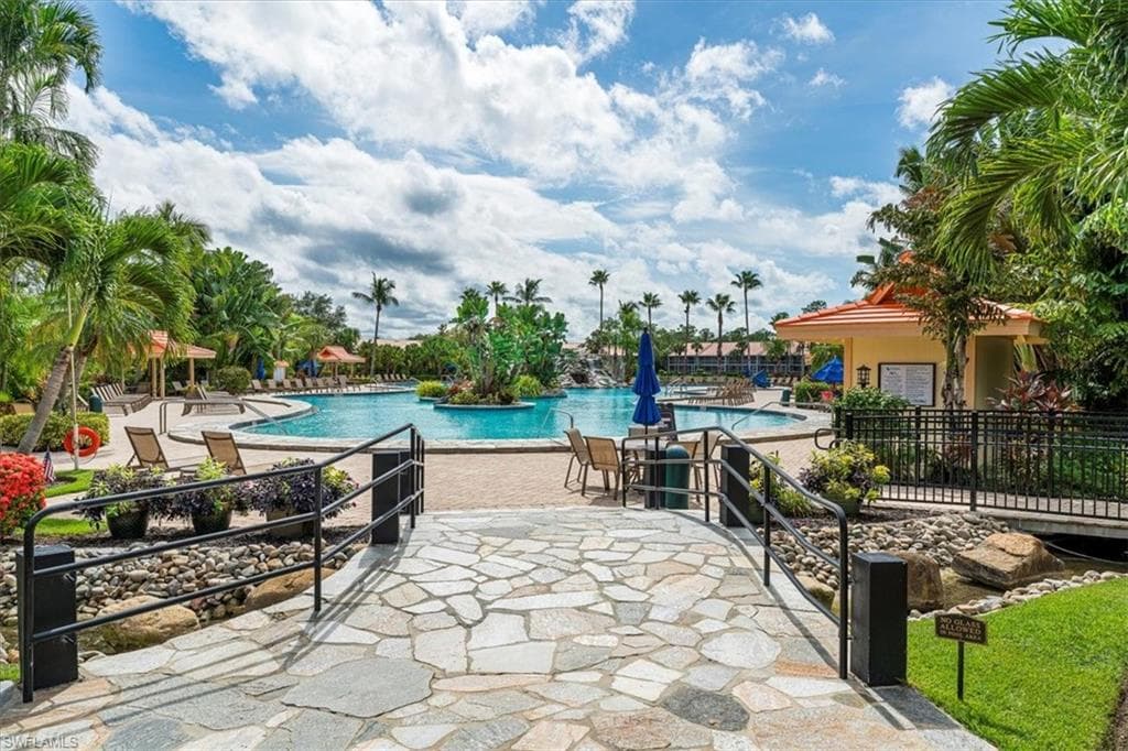 2355 Hidden Lake DR # 3, NAPLES FL 34112-27