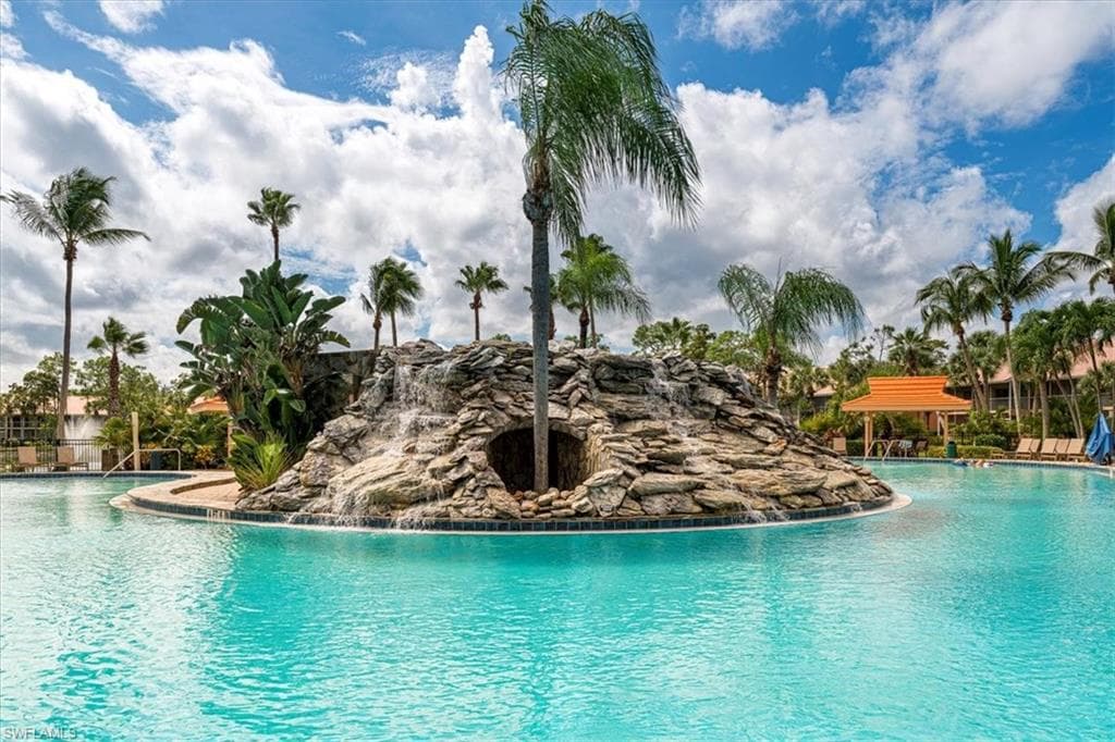 2355 Hidden Lake DR # 3, NAPLES FL 34112-32