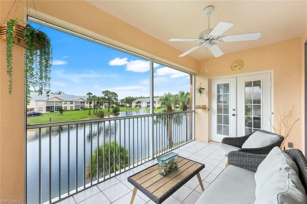 437 Wiggins Lake CT # 201, NAPLES FL 34110-17