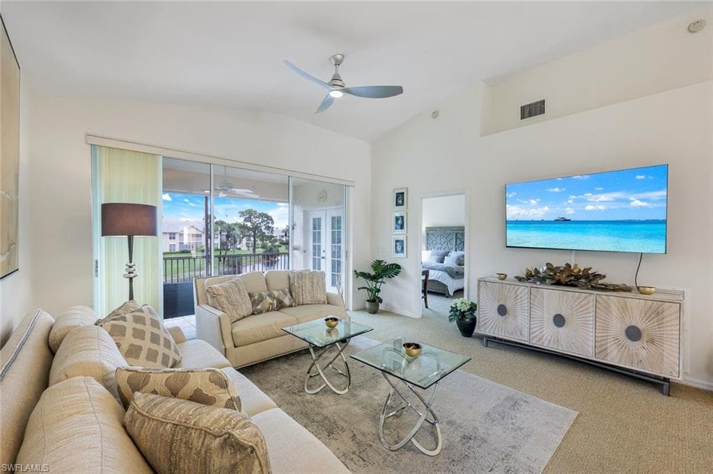 437 Wiggins Lake CT # 201, NAPLES FL 34110-3