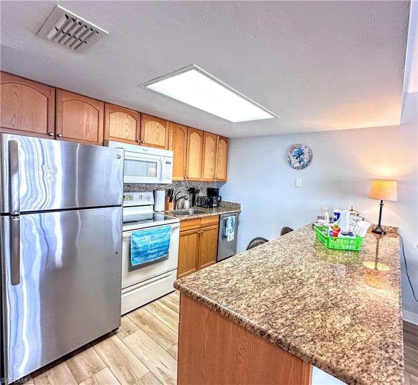 260 Southbay DR # 204, NAPLES FL 34108-4