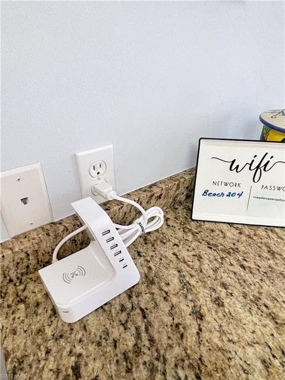 260 Southbay DR # 204, NAPLES FL 34108-14