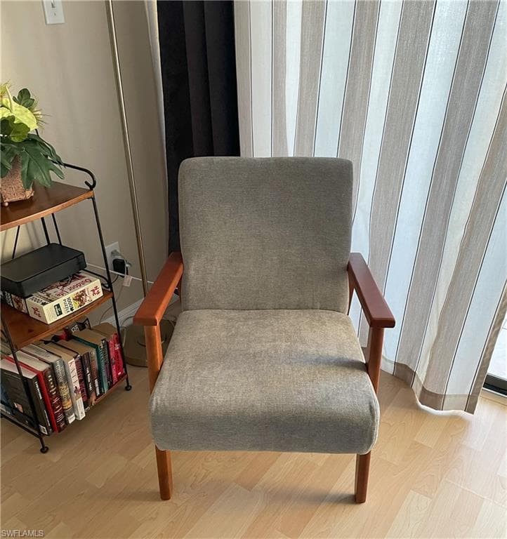 260 Southbay DR # 204, NAPLES FL 34108-7