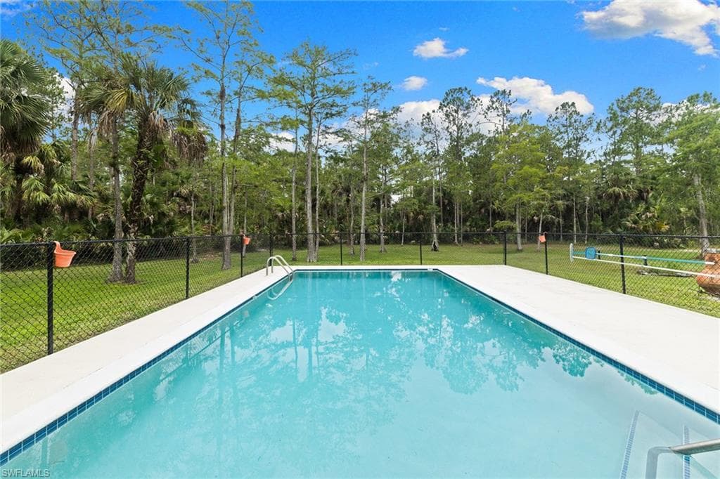 530 22nd AVE NW, NAPLES FL 34120-26