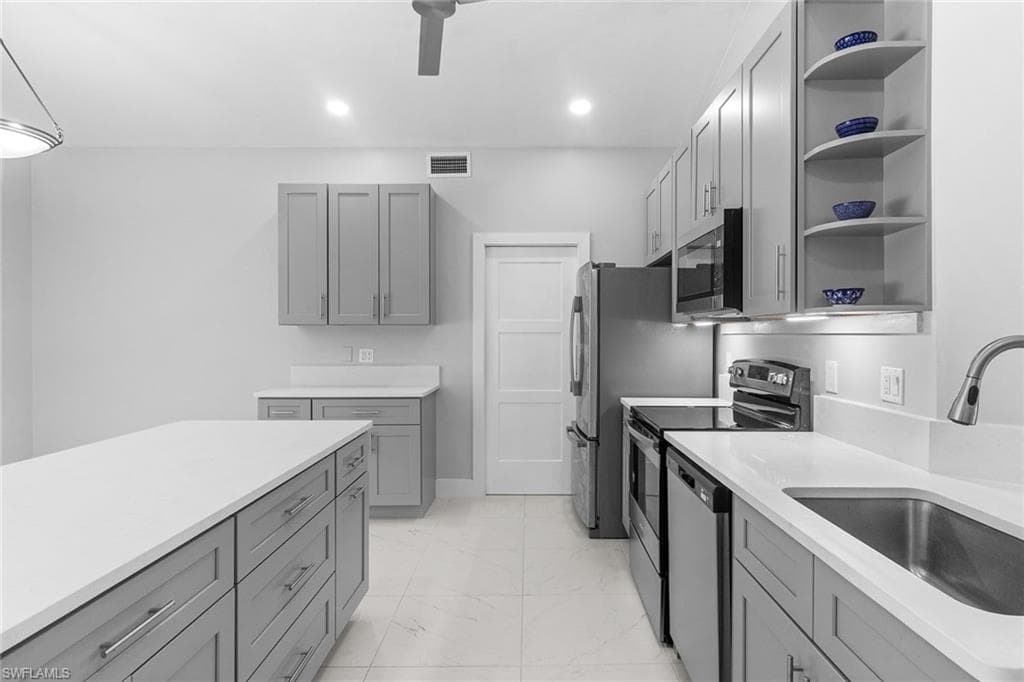530 22nd AVE NW, NAPLES FL 34120-5