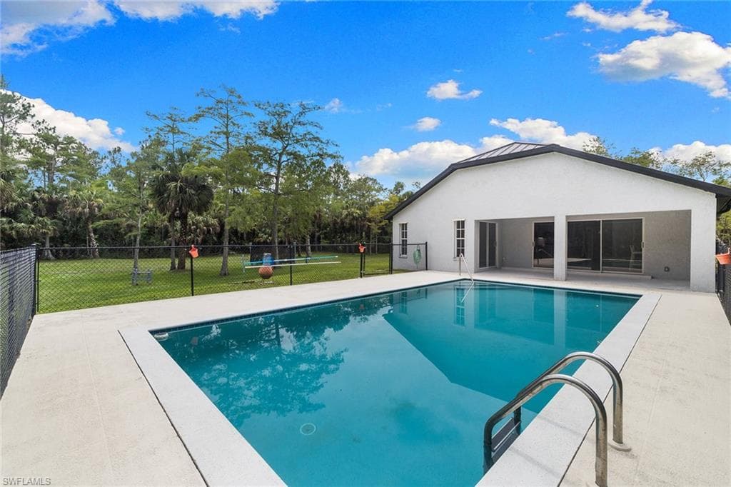 530 22nd AVE NW, NAPLES FL 34120-27