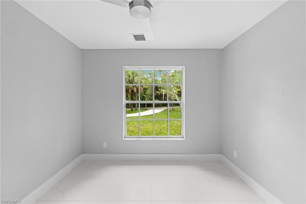 530 22nd AVE NW, NAPLES FL 34120-19