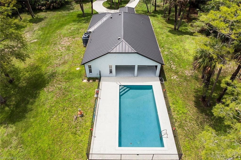 530 22nd AVE NW, NAPLES FL 34120-24