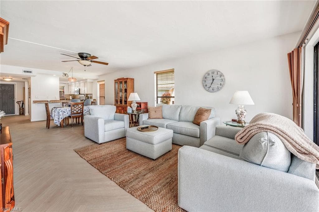 332 Charlemagne BLVD # H101, NAPLES FL 34112-5