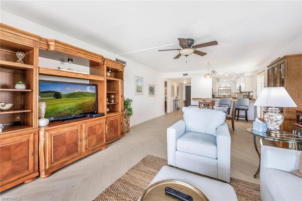 332 Charlemagne BLVD # H101, NAPLES FL 34112-6