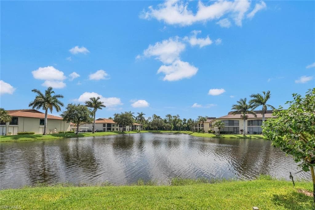 332 Charlemagne BLVD # H101, NAPLES FL 34112-27