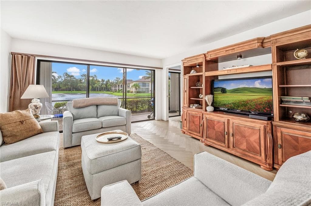 332 Charlemagne BLVD # H101, NAPLES FL 34112-4